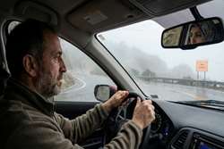 پویش نه به تصادف: مدیریت خستگی چشم‌ها در سفر؛ عبور ایمن از جاده‌های کوهستانی در ناپایداری‌های جوی